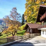 Caroline Apartman Grindelwald